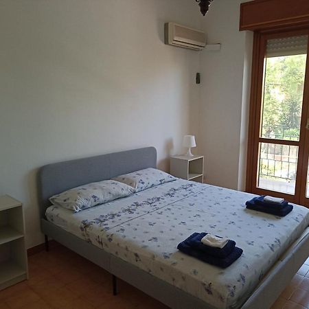 Appartamento Per 4 Persone Al Poetto Di กาญารี ภายนอก รูปภาพ